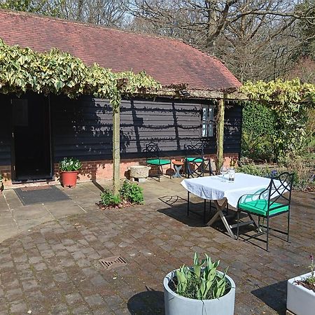 The Barn - Quiet Location Villa Ashford  Bagian luar foto