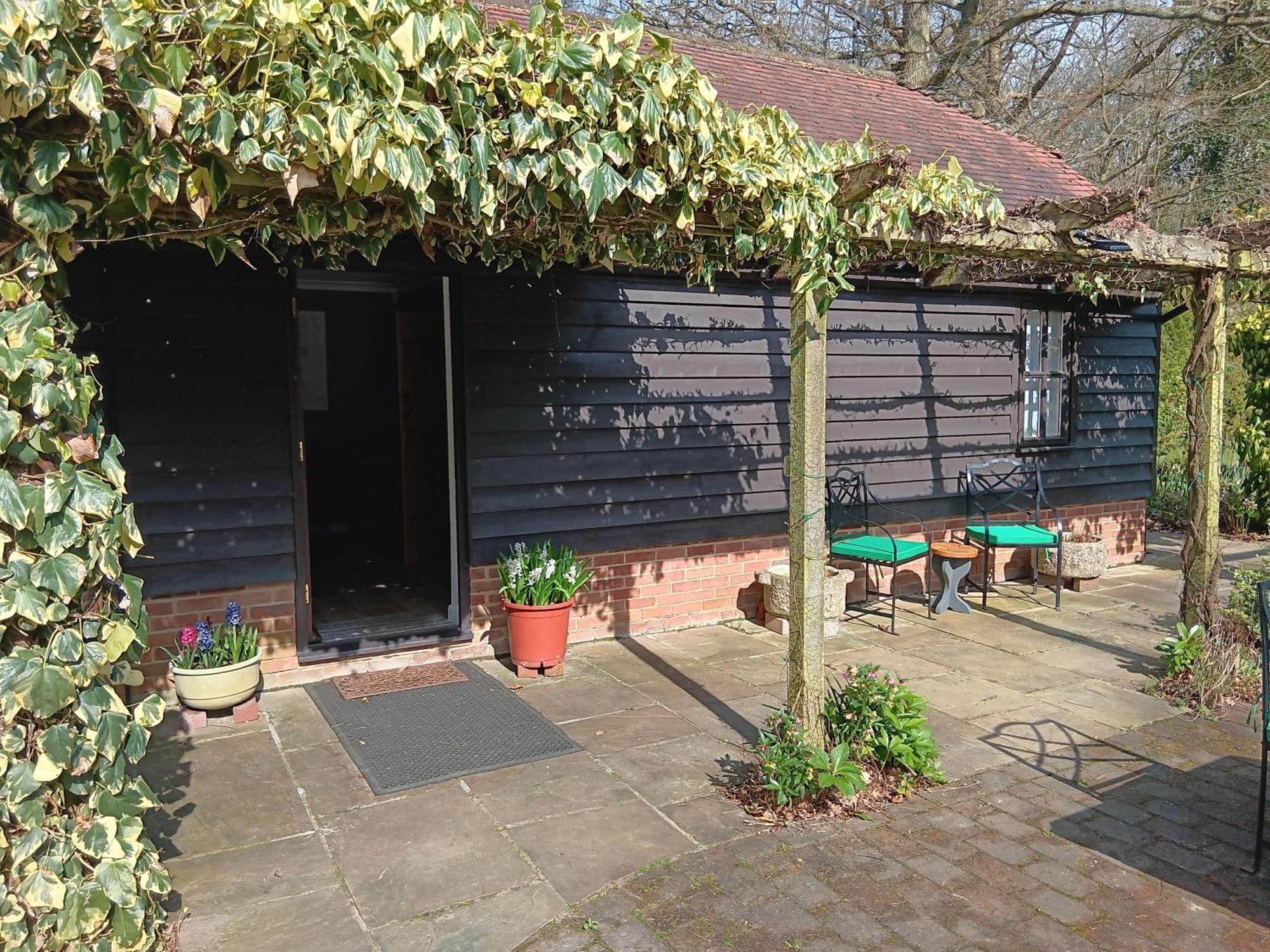 The Barn - Quiet Location Villa Ashford  Bagian luar foto